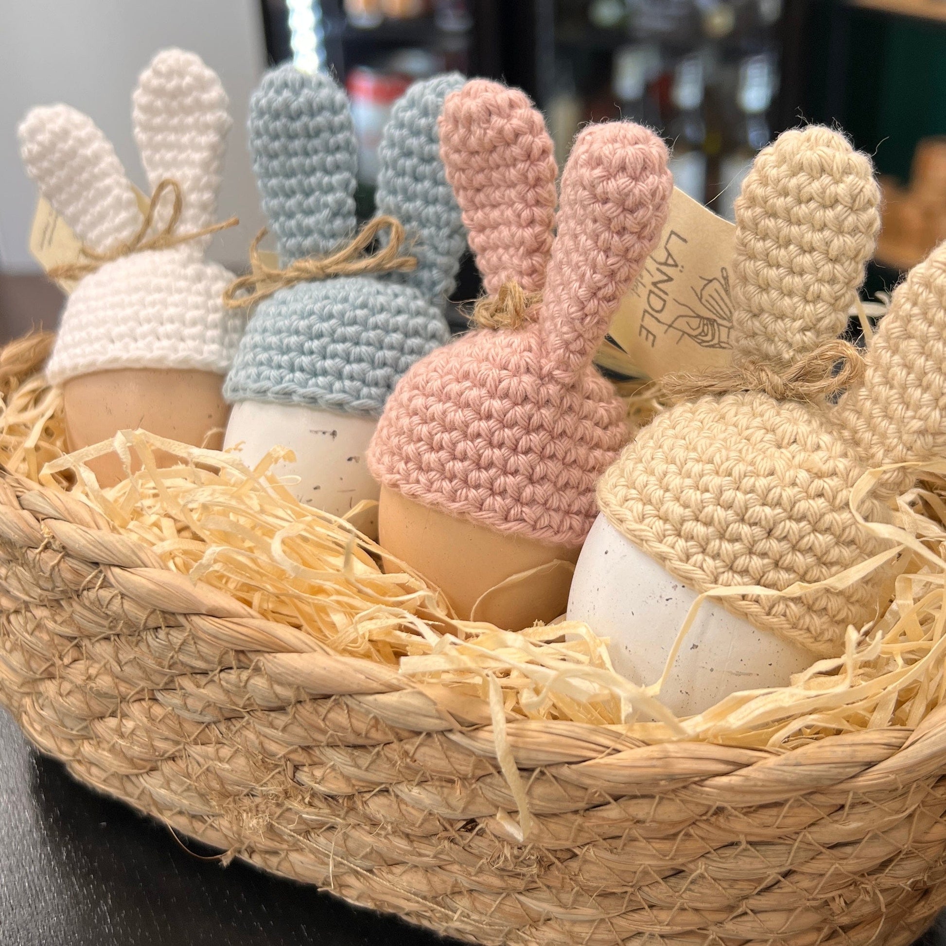 Gehäkelte Häubchen mit Hasenohren für Ostern Home Decor LändleHäkel oesterreich handgemachte geschenke in wien