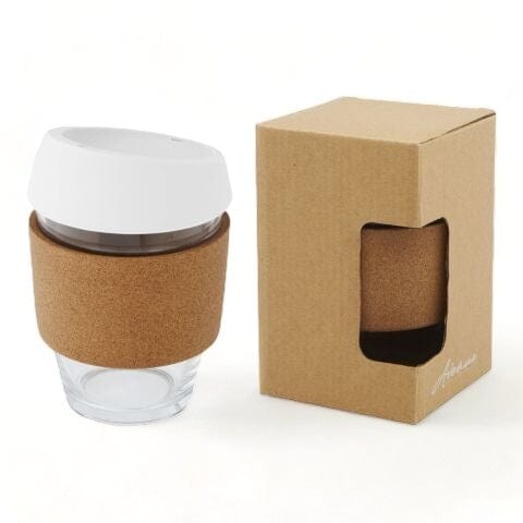 CAPU | Coffee-to-go-Becher mit personalisiertem Korkgriff Personalisiert & Individuell Dreizack Gravuren oesterreich handgemachte geschenke in wien