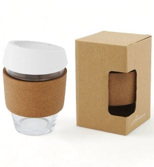 CAPU | Coffee-to-go-Becher mit personalisiertem Korkgriff Personalisiert & Individuell Dreizack Gravuren oesterreich handgemachte geschenke in wien