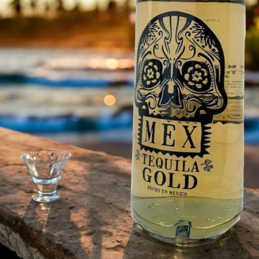 Mex Gold Tequila – 700 ml Flasche, 35% Alkohol. Hergestellt in Jalisco, Mexiko, und gereift in amerikanischen Weißeichenfässern. Ideal für Cocktails und puren Genuss. Dreizack Wien.