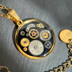 "Elba" | Einzigartige Halsketten aus Uhrwerksteilen