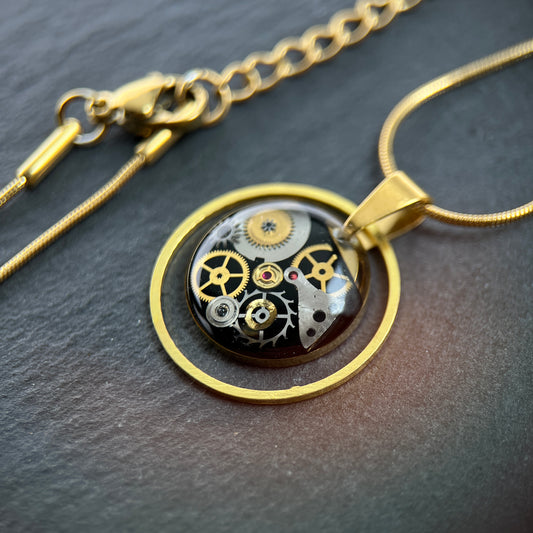 ARTUS in Gold | Halsketten Unikate aus Uhrwerksteilen