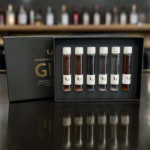 Ashburner's Premium Gin Tasting Box – 6 x 25 ml Fläschchen, 25% Alkoholgehalt. Sechs einzigartige Gin-Sorten, hergestellt in Österreich. Ideal für Gin-Liebhaber und als Geschenk. Dreizack Wien.