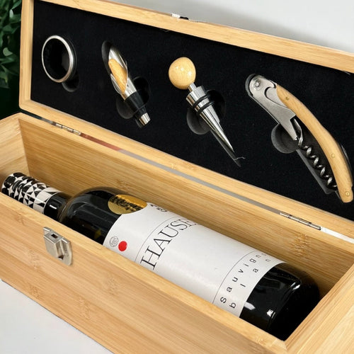 VINUM | Elegantes Weinset mit Gravur Personalisiert & Individuell Dreizack Gravuren oesterreich handgemachte geschenke in wien