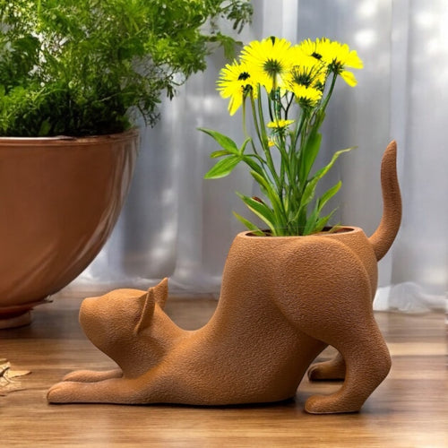 Katzen-Pflanzentopf „Lazy Cat“: 3D-gedruckt aus nachhaltigem PLA, individuell in Wunschfarbe erhältlich. Perfekt für Sukkulenten, Kräuter und Kakteen. Maße ca. 26x10x17 cm, handgefertigt in Wien.