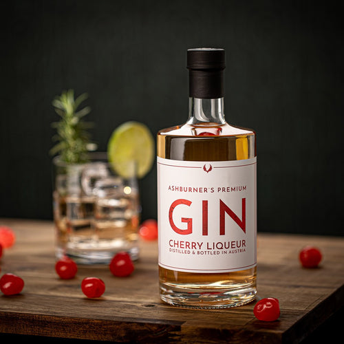 Ashburner’s Premium Gin Kirsche, fruchtiger Gin-Likör aus österreichischem Anbau, dreifach destilliert und ohne künstliche Farbstoffe, erhältlich in 100ml & 500ml.