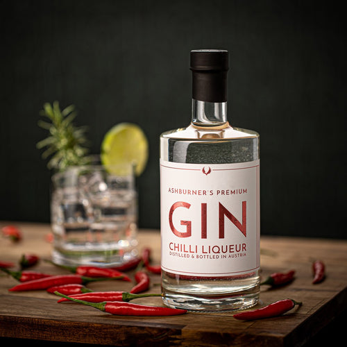 Ashburner’s Premium Gin Chili, kräftiger und scharfer Gin-Likör aus vier Chili-Sorten, dreifach destilliert, aus österreichischem Anbau, erhältlich in 100ml & 500ml.