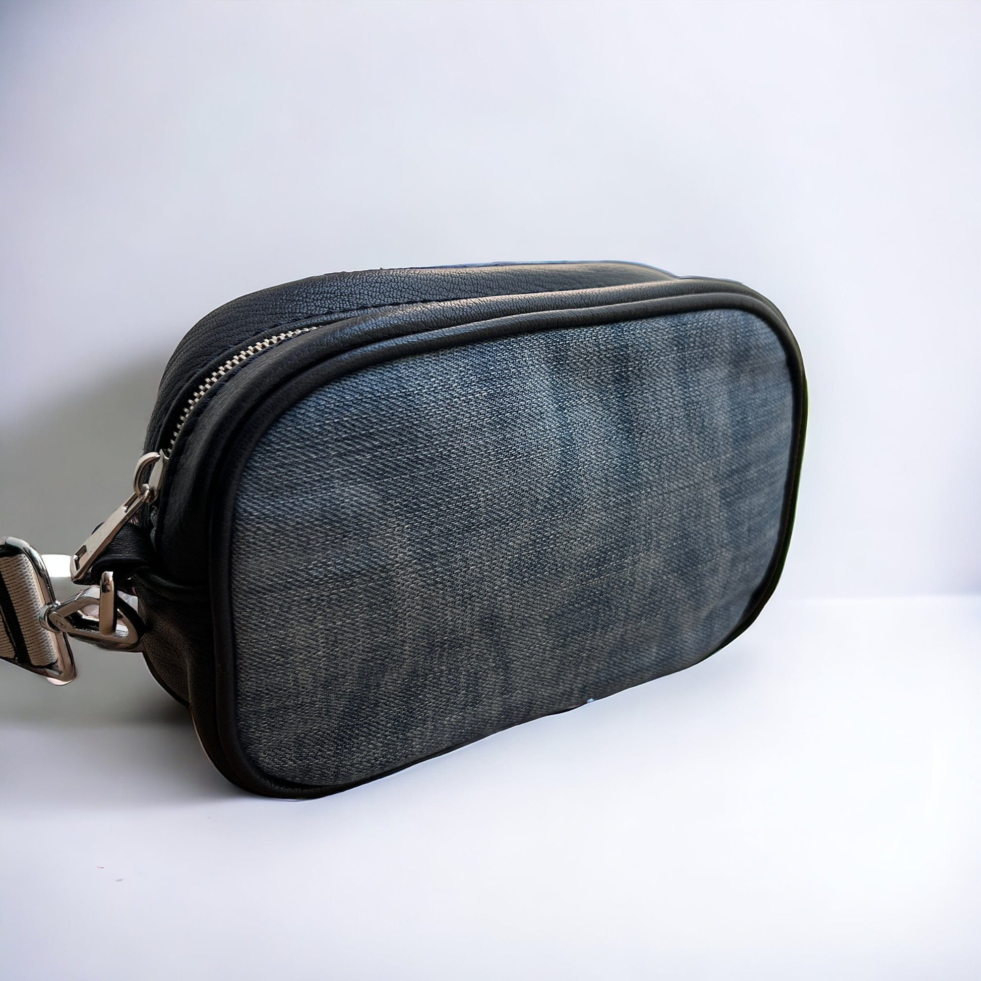 Denim | Elegante Echtleder Handtaschen mit vielseitigem Charme Accessoires FK-Bags oesterreich handgemachte geschenke in wien