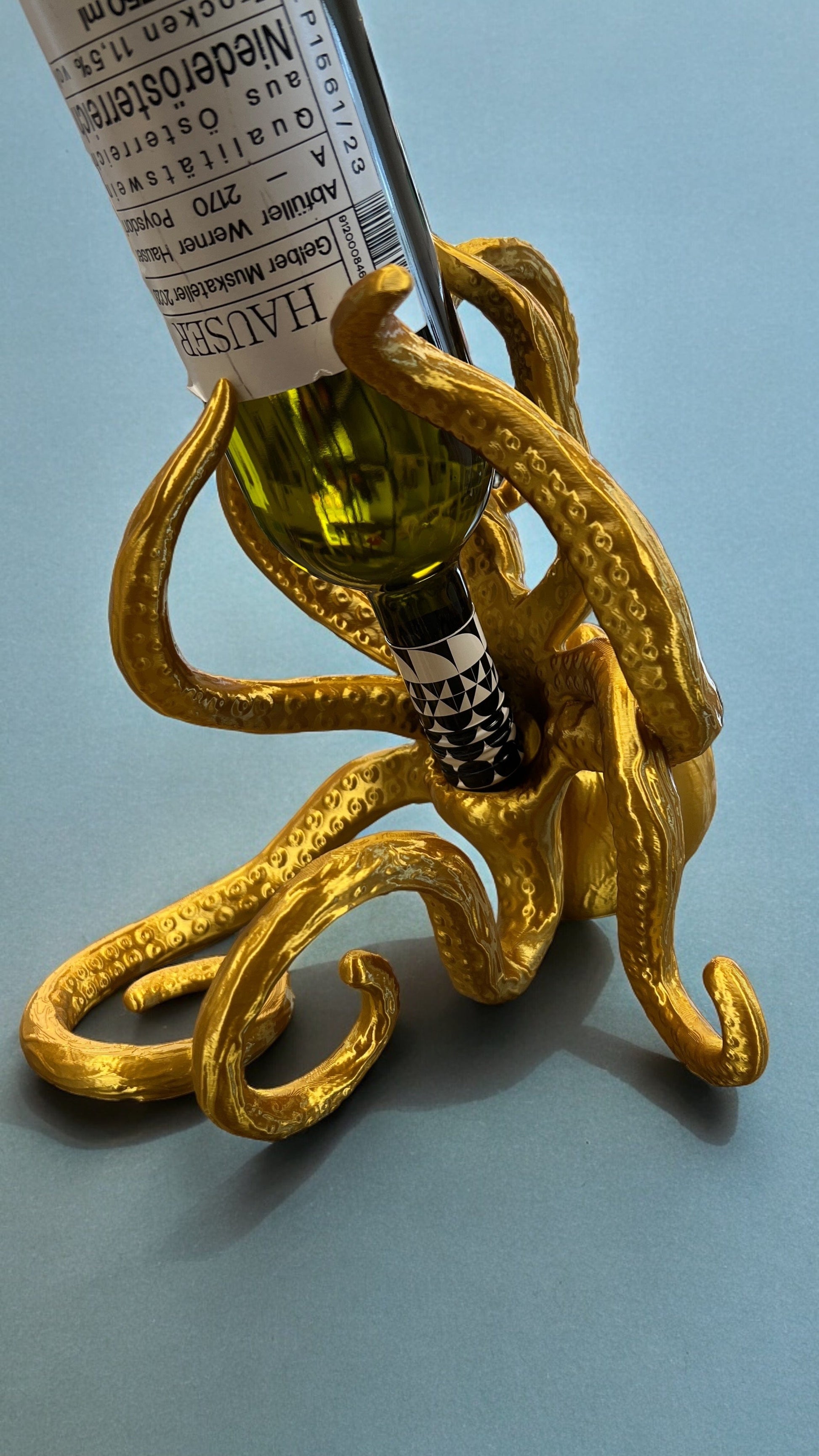 KRAKEN | Eindrucksvoller Flaschenhalter versch. Farben Flaschen & Getränkepräsentation Dreizack | 3D Druck oesterreich handgemachte geschenke in wien