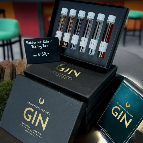 Ashburner's Premium Gin Tasting Box – 6 x 25 ml Fläschchen, 25% Alkoholgehalt. Sechs einzigartige Gin-Sorten, hergestellt in Österreich. Ideal für Gin-Liebhaber und als Geschenk. Dreizack Wien.