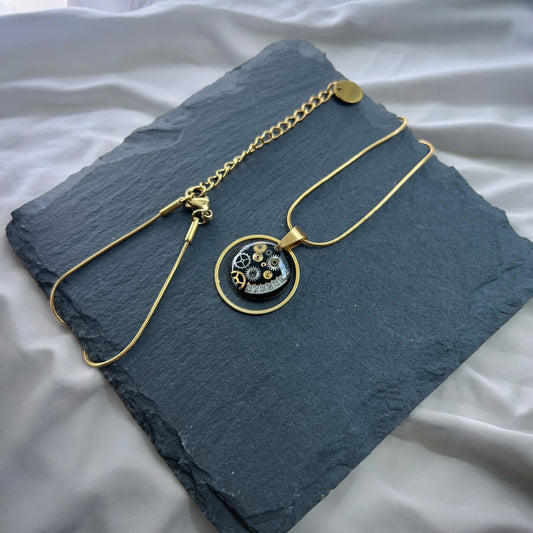 ARTUS in Gold | Halsketten Unikate aus Uhrwerksteilen