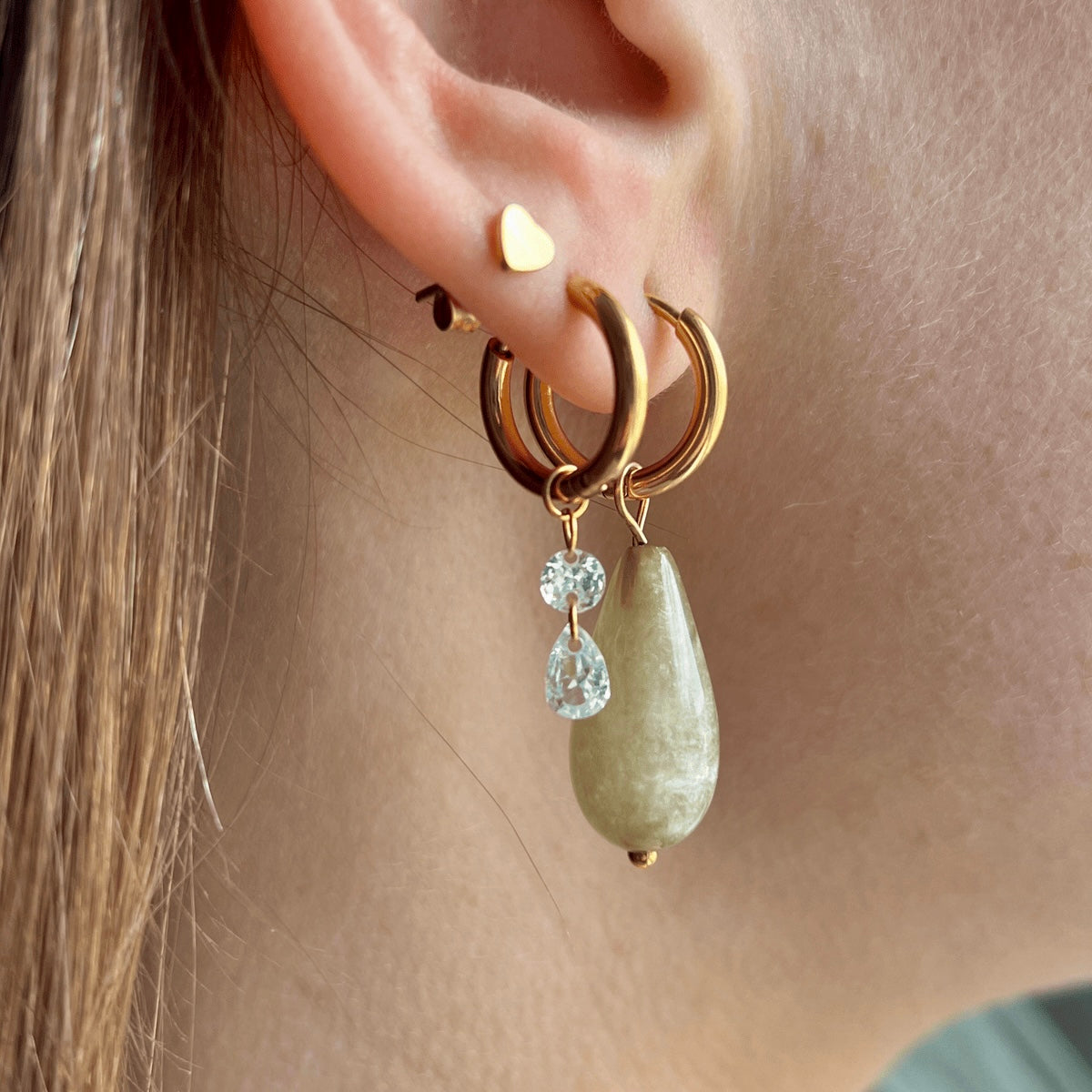 Olive Drop Hoops | Schimmernde Eleganz in sattem Grün