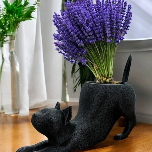 Katzen-Pflanzentopf „Lazy Cat“: 3D-gedruckt aus nachhaltigem PLA, individuell in schwarzer katze erhältlich. Perfekt für Sukkulenten, Kräuter und Kakteen. Maße ca. 26x10x17 cm, handgefertigt in Wien.