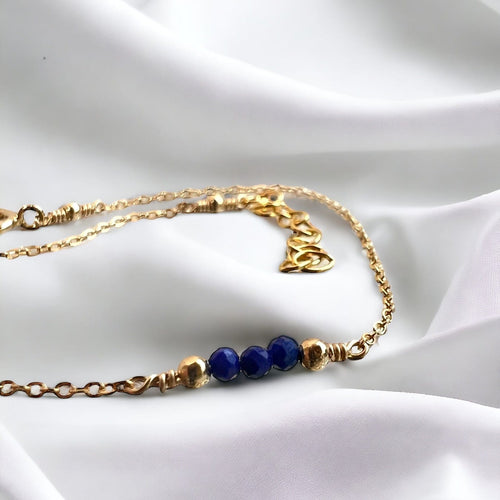 Feine Armkette Lapis Lazuli | Edelsteine & 14K Solidvergoldung Schmuck Necklessary oesterreich handgemachte geschenke in wien