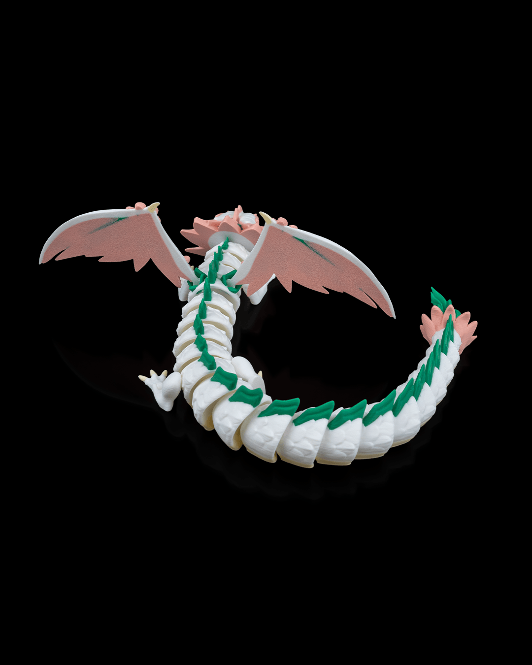 Flexodrache „Florana“: Premium 3D-Druck Drachenmodell, 51 cm, weiß mit Rosa- und Grüntönen, florale Flügel. Beweglich, nachhaltig aus PLA, 100 % in Wien gefertigt.