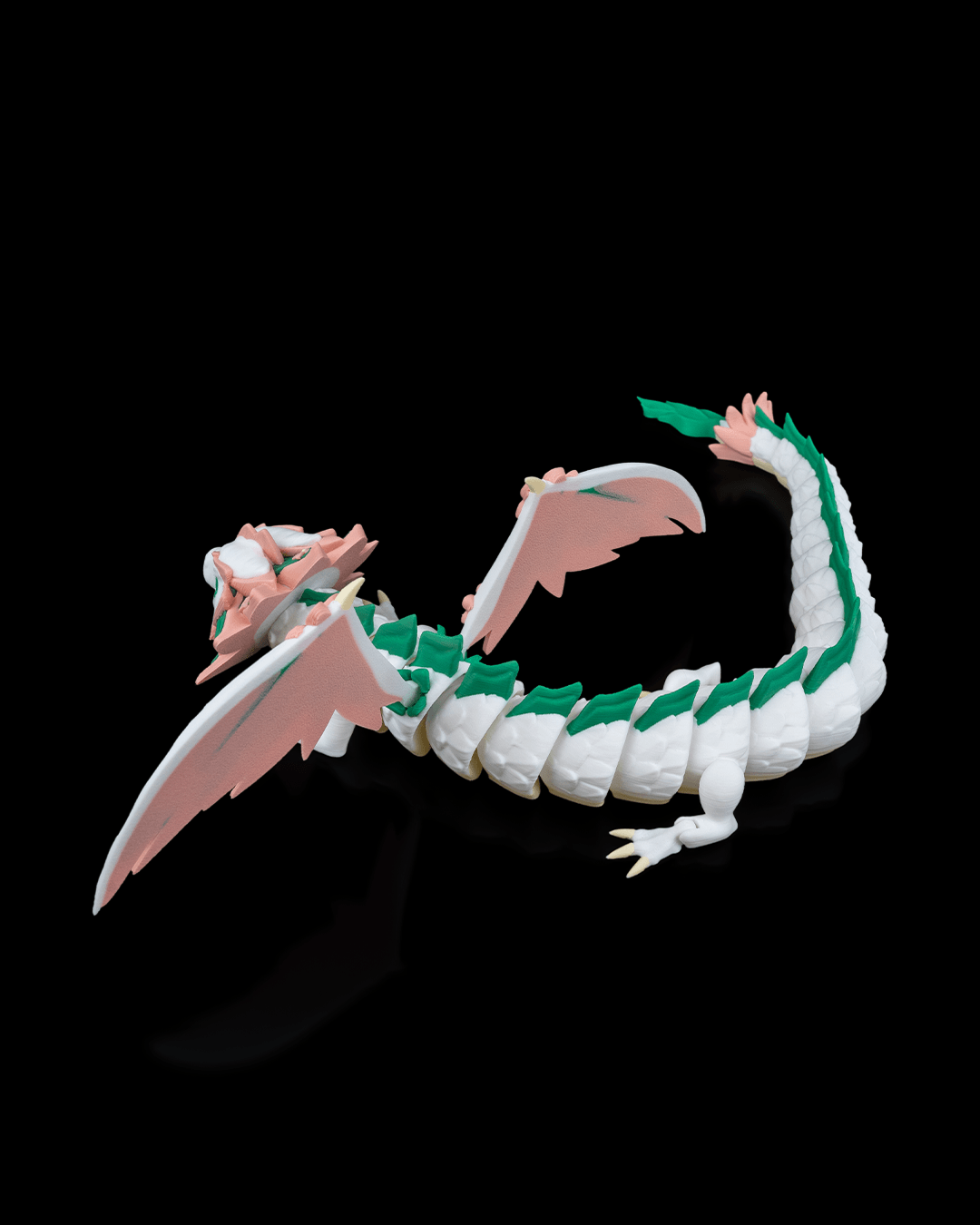 Flexodrache „Florana“: Premium 3D-Druck Drachenmodell, 51 cm, weiß mit Rosa- und Grüntönen, florale Flügel. Beweglich, nachhaltig aus PLA, 100 % in Wien gefertigt.