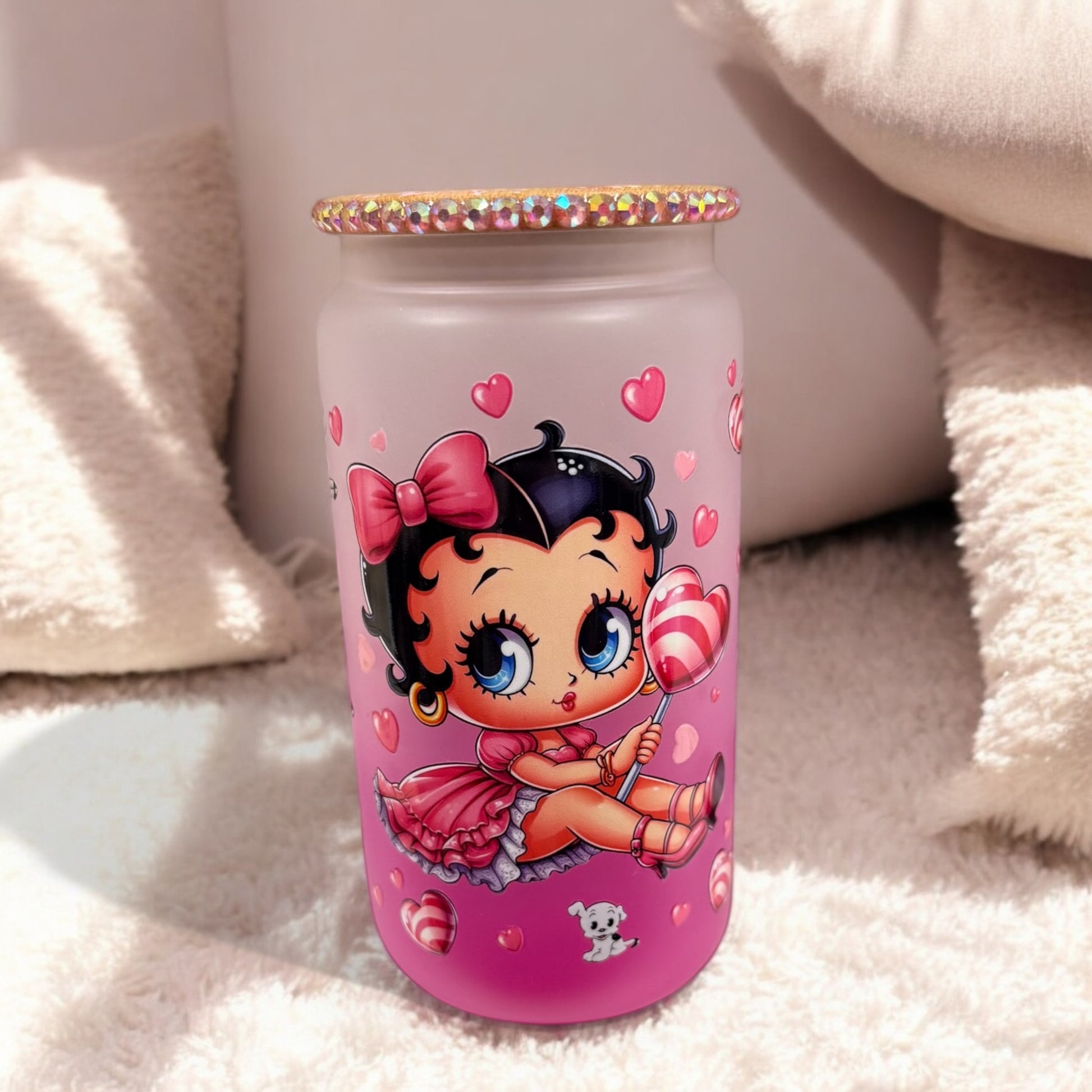 Trinkbecher mit Strohhalm, ca. 550 ml, von CutiePieCrafting. Handverziert mit süßen Motiven, perfekt für Kinder und Fans von Cartoons und Popkultur. Bitte nur per Handwäsche reinigen.