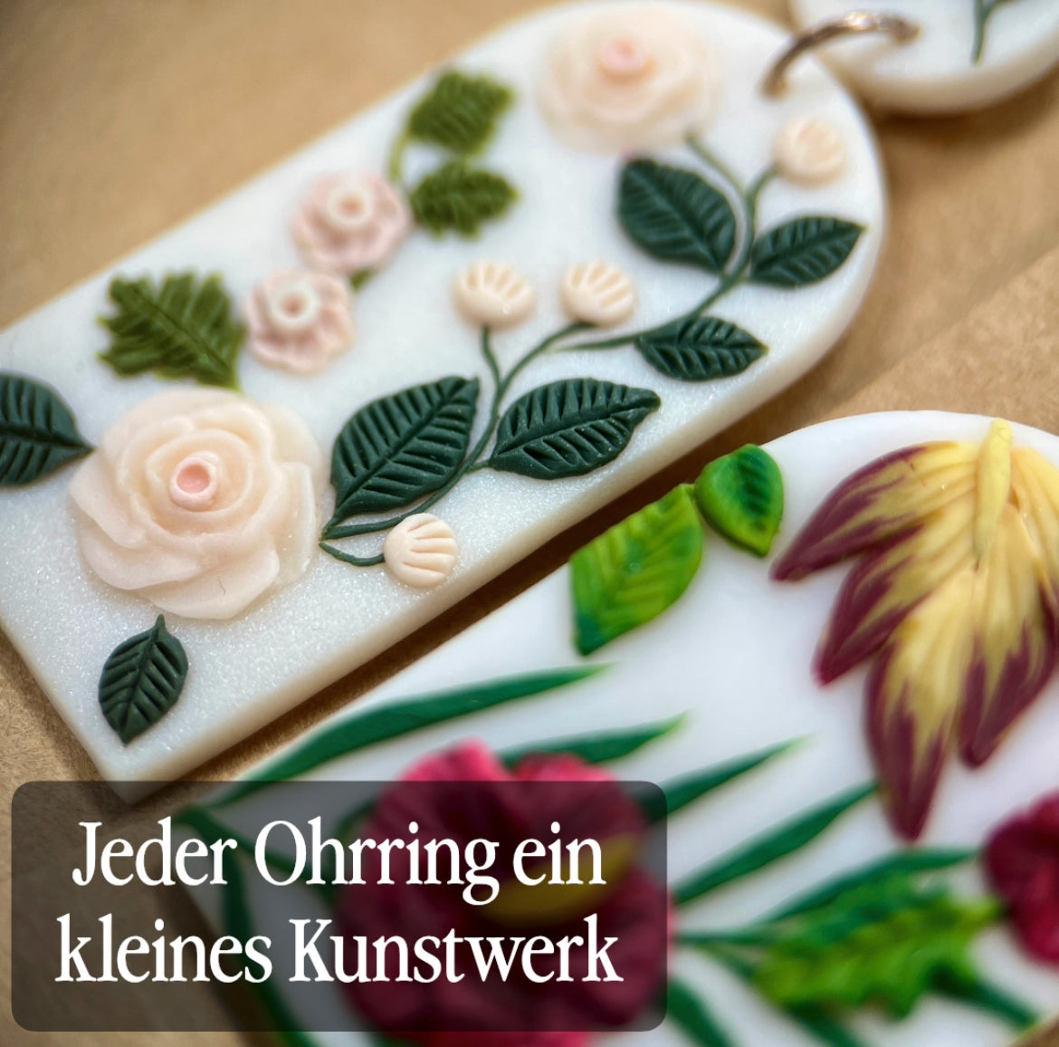 Handgemachte Ohrringe von Fleurissima Bijou aus Polymer Clay mit floralen Designs und rostfreiem Edelstahl. Einzigartige Unikate für sensible Ohren.