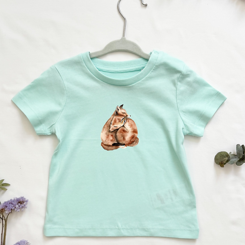 MiniDei Design Bio Baumwoll T-Shirt "Fuchs", aus 100% Bio-Baumwolle, handgezeichnetes Fuchs-Motiv, schadstoffgeprüft, in verschiedenen Größen erhältlich.