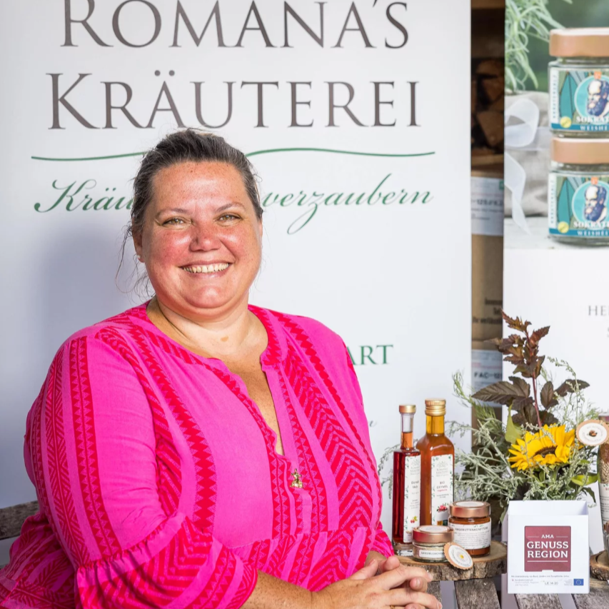 Romana's Kräuterei: Regionale und saisonale Kräutermischungen, Müslis, Porridges, Essige und Öle aus Katsdorf, mit Workshops und Kräuterwanderungen.