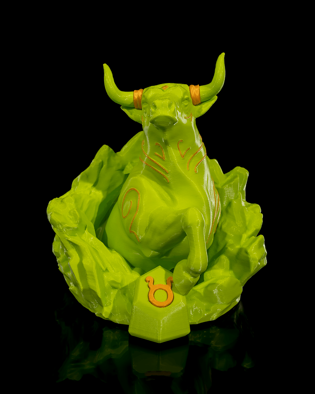 Taurus-Figur (Stier) aus 3D-Druck, modern und minimalistisch, mit Sternbild auf der Unterseite. Nachhaltig aus PLA (Maisstärke), in zwei Größen und Farbvarianten. Perfekt für Stier-Geborene (20. April – 20. Mai).