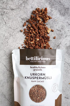 Urkorn-Knuspermüsli mit Rohkakao und Kakaonibs