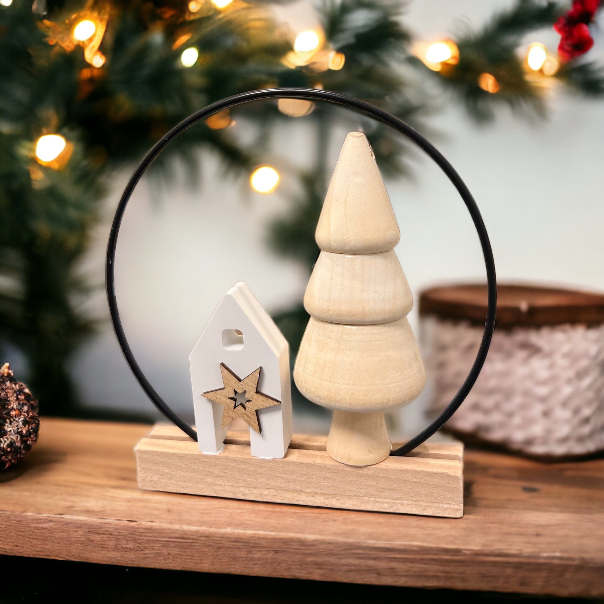 Weihnachtsloop von SabrinArtDesign Haus mit Stern Home Decor SabrinArtDesign oesterreich handgemachte geschenke in wien