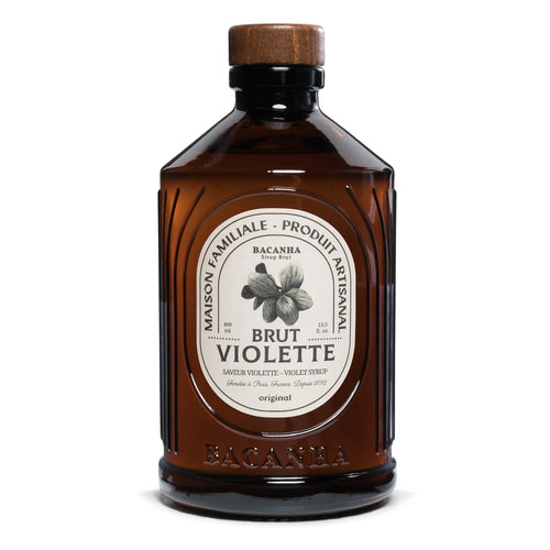 Bio-Sirup „Violet“ von Bacanha, 400ml Glasflasche. Süß und floral, ideal für Cocktails, Limonaden und Eistees. Nachhaltig und vielseitig einsetzbar.