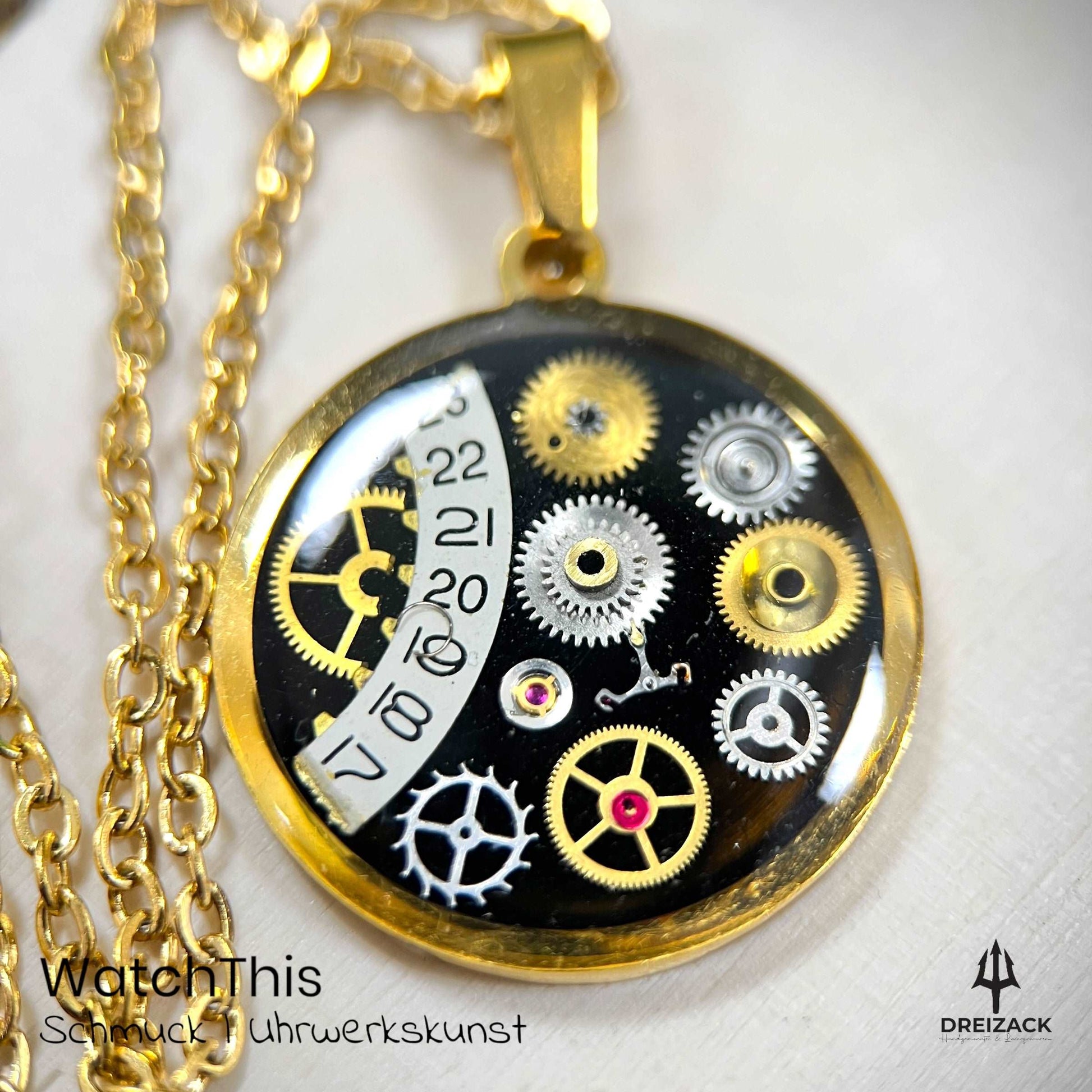 Halsketten von WatchThis - Zeitlose Eleganz aus Uhrwerken Gold | Bernault Schmuck WatchThis oesterreich handgemachte geschenke in wien