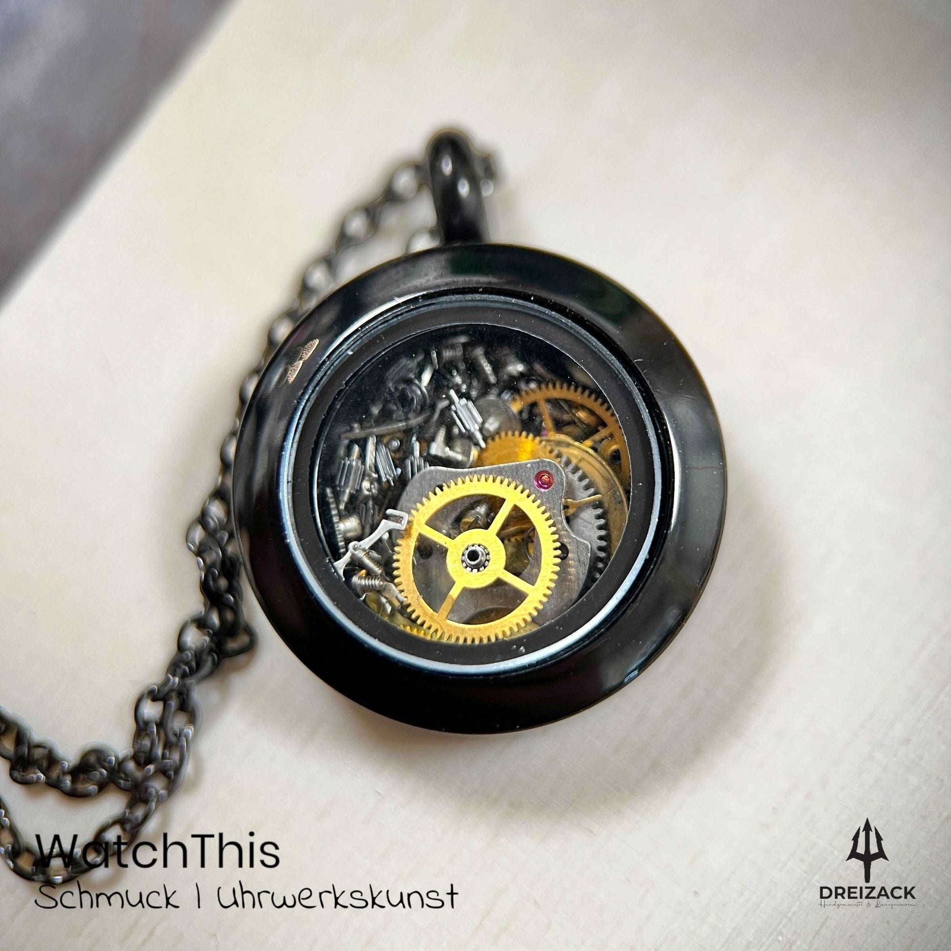Medaillons von WatchThis - Zeitlose Eleganz aus Uhrwerken Schwarz | Nox Schmuck WatchThis oesterreich handgemachte geschenke in wien