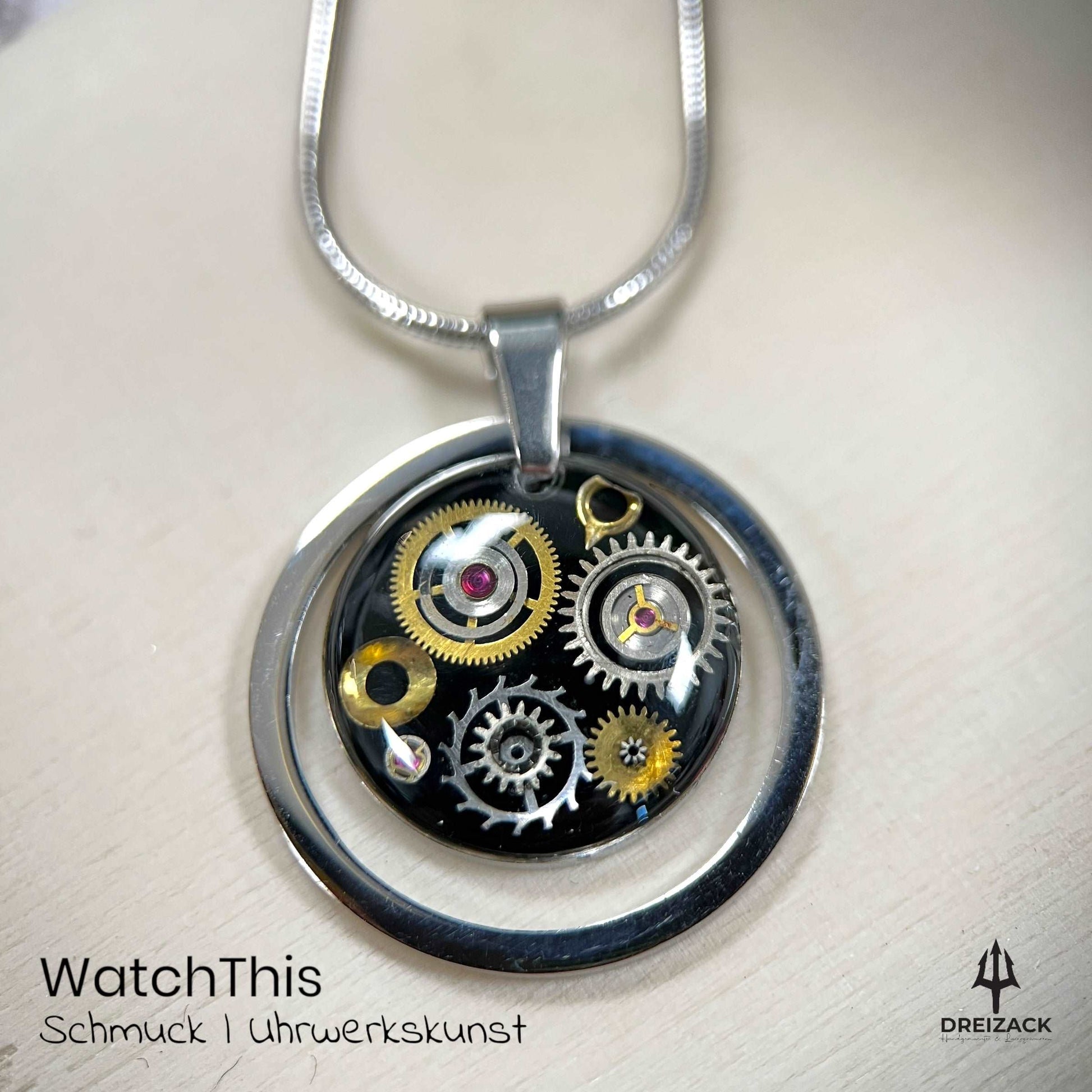 Halsketten von WatchThis - Zeitlose Eleganz aus Uhrwerken Silber mit Rahmen | Thalia Schmuck WatchThis oesterreich handgemachte geschenke in wien